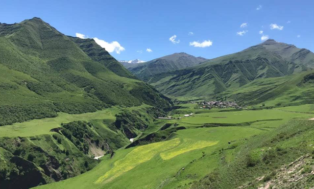 Село Хулисма и долина