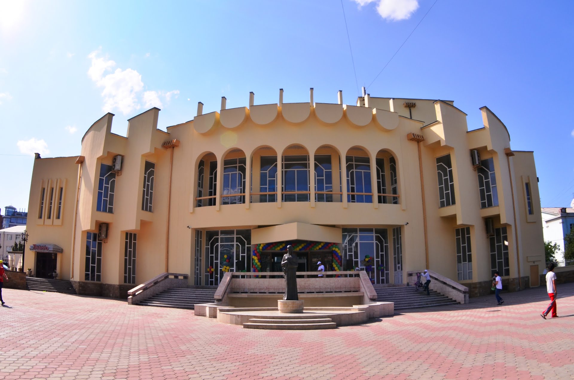 Gosudarstvennyy kumykskiy muzykal'no-dramaticheskiy teatr im. A. Salavatova